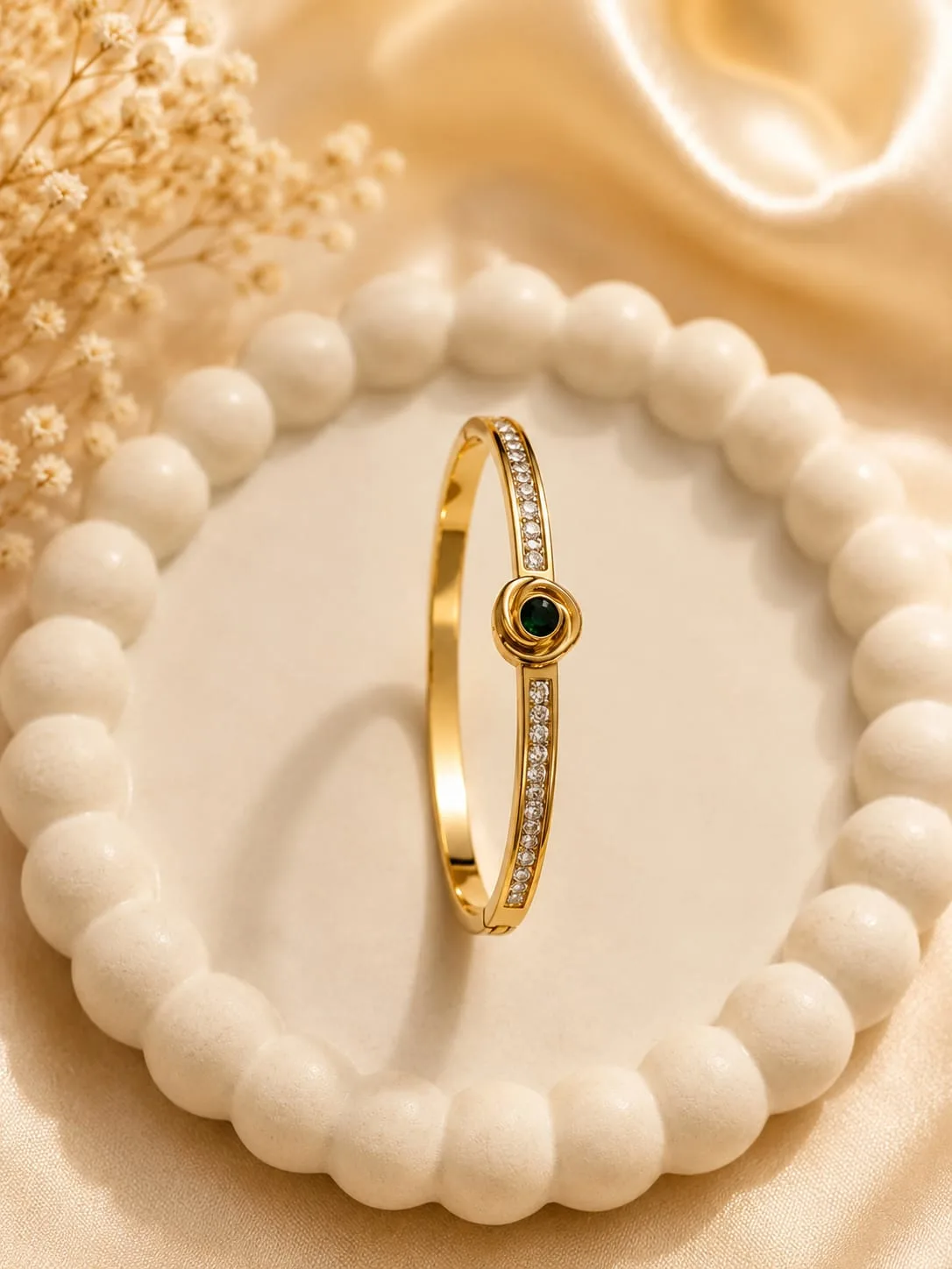 Baby size emerelad stone kada
